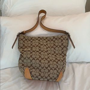COACH - Very Large Bucket Bag Signature